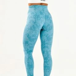 DM Training Wild Camo Sportlegging Dames - Squat Proof, Stylish Camouflage & High Waist - Blue / Blauw -Sportkleding-Dames Winkel 525x840 4