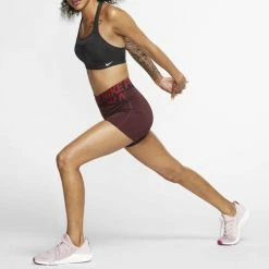 Nike Alpha Bra Sportbeha Dames - Black/White -Sportkleding-Dames Winkel 550x501 55