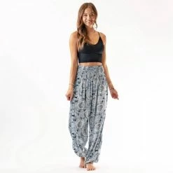 Merkloos Harembroek - Yoga - Loungewear - Sportbroek - Bohemian - Boho - Ibiza 17 Merkloos Harembroek - Yoga - Loungewear - Sportbroek - Bohemian - Boho - Ibiza -Sportkleding-Dames Winkel 550x543