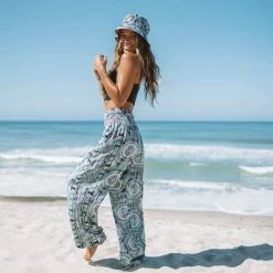 Merkloos Harembroek - Yoga - Loungewear - Sportbroek - Bohemian - Boho - Ibiza 19 Merkloos Harembroek - Yoga - Loungewear - Sportbroek - Bohemian - Boho - Ibiza -Sportkleding-Dames Winkel 550x544 1