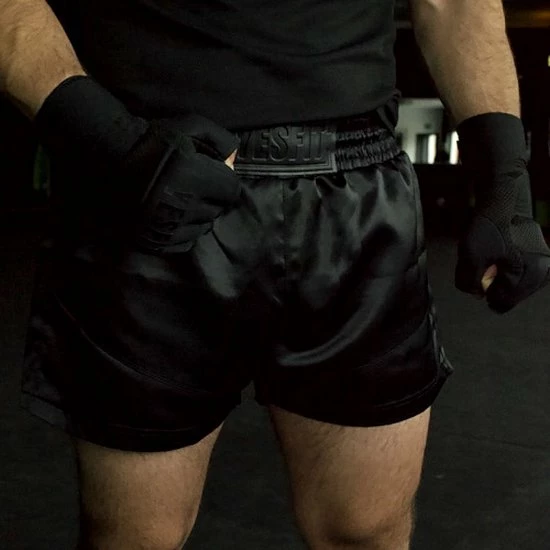 YESFIT - Kickboks Broekje - Zwart - Maat XS - Dames + Heren - Extra Zekere Pasvorm - Leerlook Logo 6 YESFIT - Kickboks Broekje - Zwart - Maat XS - Dames + Heren - Extra Zekere Pasvorm - Leerlook Logo - Afbeelding 4