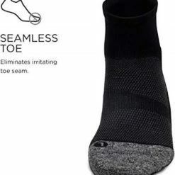 Feetures Sokken - Elite Light Cushion Quarter - Black -Sportkleding-Dames Winkel 550x609 1
