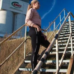 Marrald Mid Waist Black Tape Pocket Sportlegging - Zwart S -Sportkleding-Dames Winkel 550x656 11