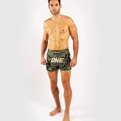 Venum X ONE FC Muay Thai Short Khaki Gold Maat Venum Kickboks Muay Thai Shorts: M - Jeans Maat 30 -Sportkleding-Dames Winkel 550x660 35