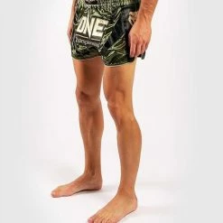 Venum X ONE FC Muay Thai Short Khaki Gold Maat Venum Kickboks Muay Thai Shorts: M - Jeans Maat 30 -Sportkleding-Dames Winkel 550x660 36