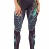 Ultimate Fit Fitnesslegging In Decoratief Bladdesign. Zwart, Roze, Groen En Blauw
